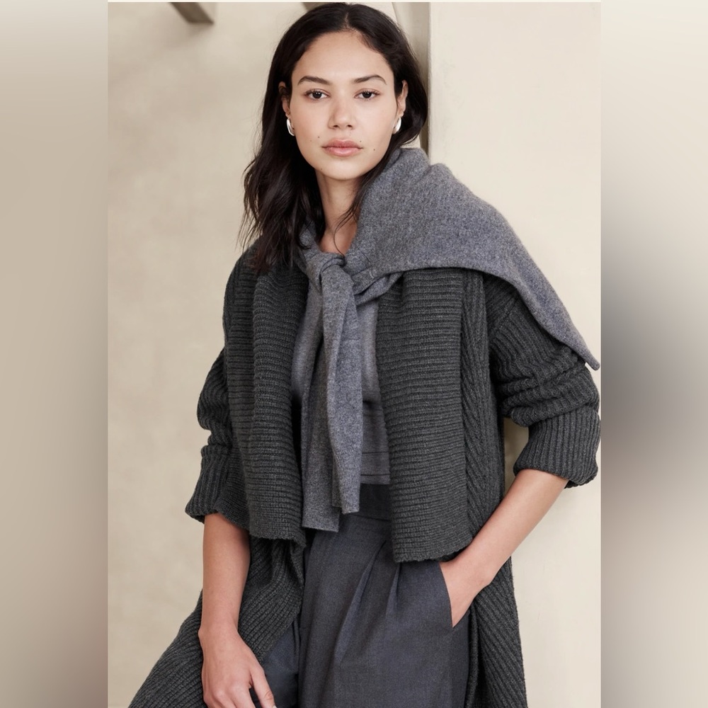 NWT Banana Republic Factory Grey Oversized Chunky Cardigan Size M